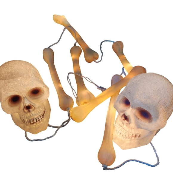 Y2k Skull and Bone Blow Mold Plastic Light Up Halloween Yard Decoration - Picture 3 of 4